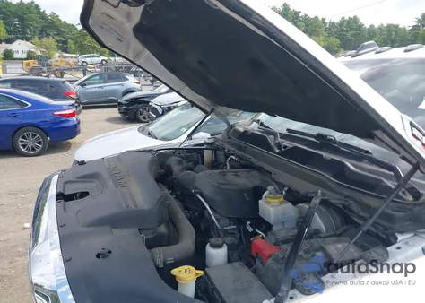 2020 Ram 2500 Laramie 4X4 6'4 Box z USA, uszkodzony, nr VIN 3C6UR5FJ3LG141592